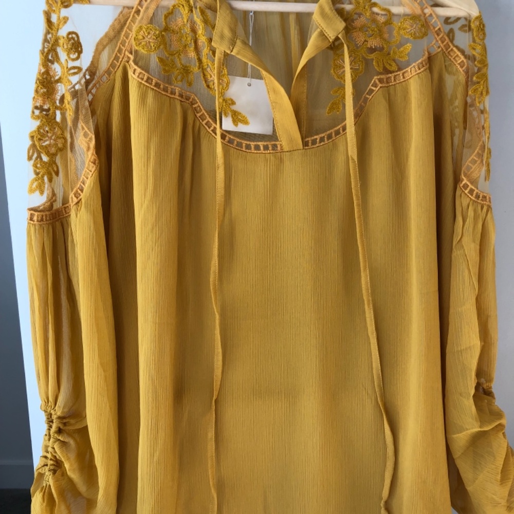 Embroidered Blouse - Picture 5 of 5